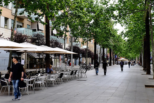 [사진 1] 바르셀로나 거리의 테라스
