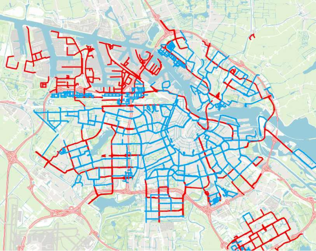 [그림] 암스테르담 시내 제한속도 시속 30km가 적용되는 구역(파란색)과 시속 50km가 허용되는 구역(붉은색)  (출처: 암스테르담 시청 홈페이지)